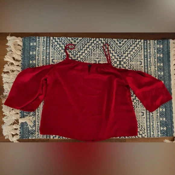 Elegant Red Women's Top - Picture 3 of 3